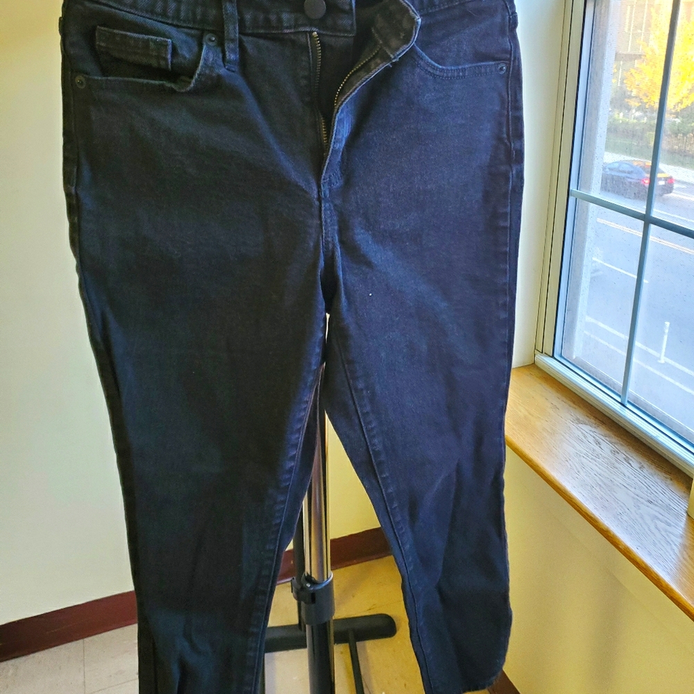 Black ankle jeans